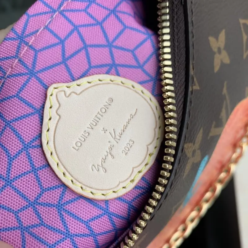 M46470 29x16x9.5cm High Quality Bags - Image 9