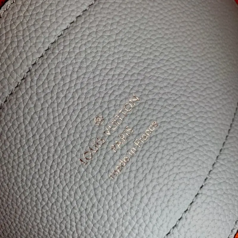 M54350 23x21x13cm High Quality Bags - Image 8