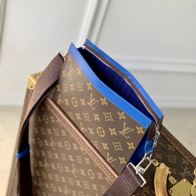 M81124 18.5x11x6.5cm High Quality Bags - Image 9