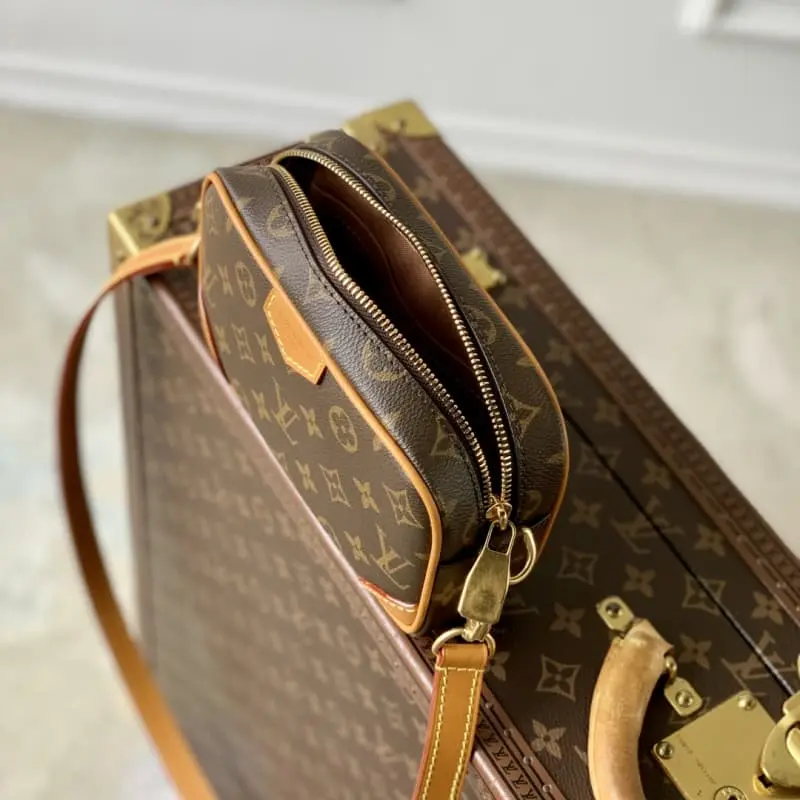 M14058 13x6.5x20cm High Quality Bags - Image 9