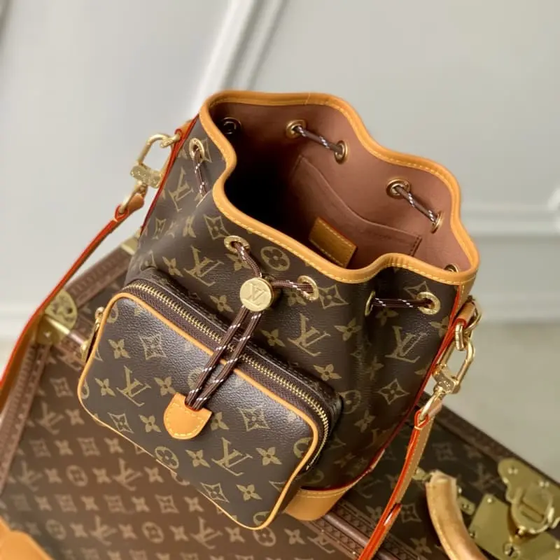 M14017 24x16x22cm High Quality Bags - Image 9