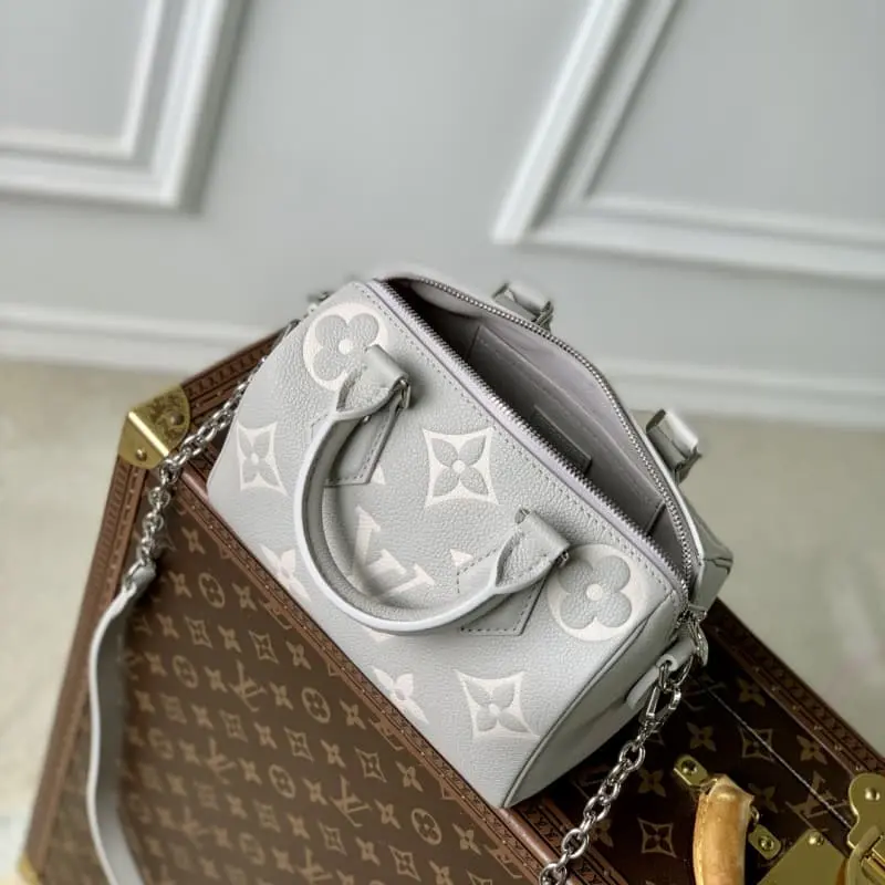 M14207 13.5x12x20.5cm High Quality Bags - Image 9