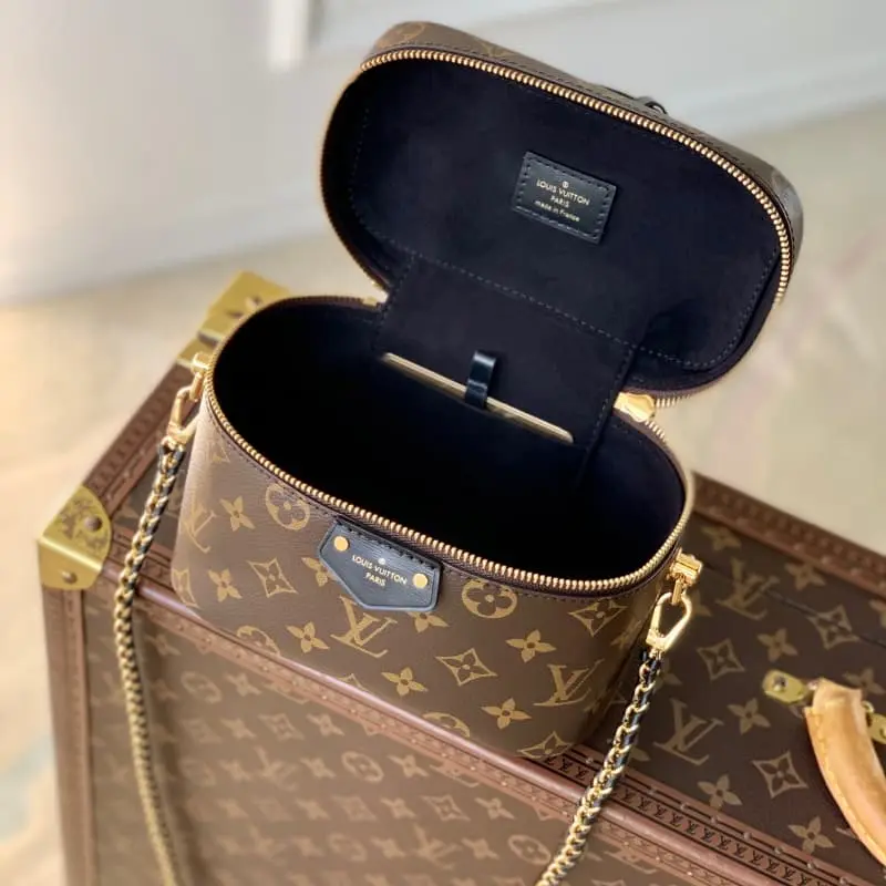 M47128 11x13x19cm High Quality Bags - Image 9