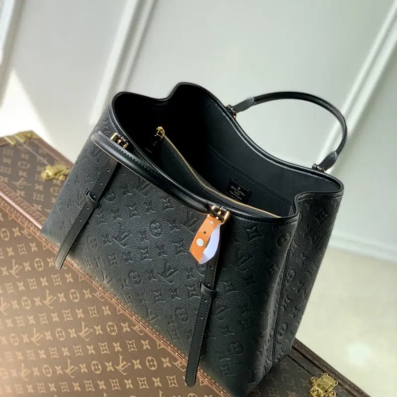 M47185 Large Black 37x26x14cm High Quality Bags - Image 9