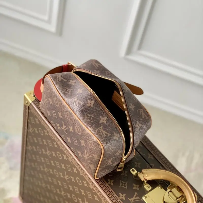 M11765 23x13x12cm High Quality Bags - Image 9