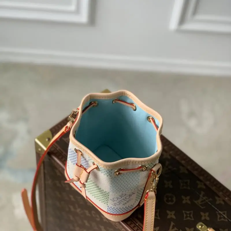 N40640 Blue Grid 13x16x10cm High Quality Bags - Image 9