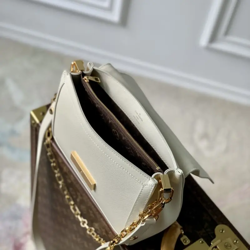 M25050 24x17x9cm High Quality Bags - Image 9