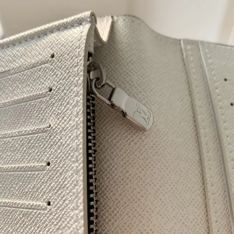 M30889 White 10x19x2cm High Quality Bags - Image 8