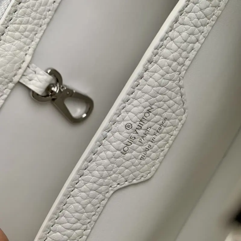 M81409 White 27x18x9cm High Quality Bags - Image 9