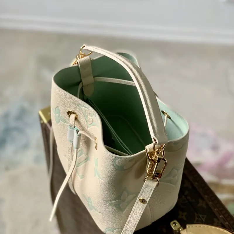 M45709 Silk screen green 20x20x13cm High Quality Bags - Image 9