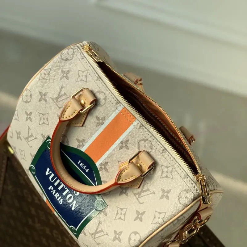 M46749 25x19x15cm High Quality Bags - Image 9