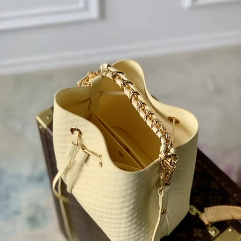 M22599 20x20x13cm High Quality Bags - Image 9