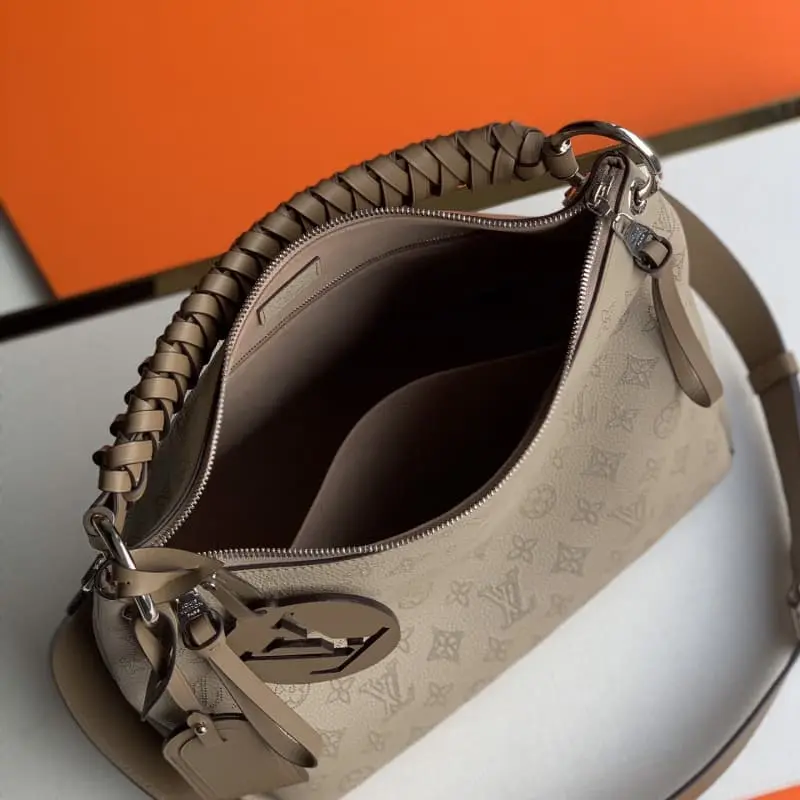 M56084 32x26x17cm High Quality Bags - Image 8