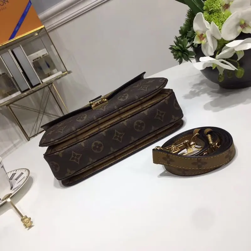 M41465 25x19x9cm High Quality Bags - Image 9