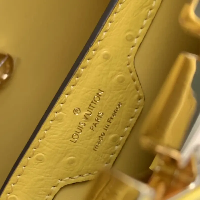 M93483 S2 31.5x20x11cm High Quality Bags - Image 9