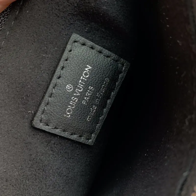 M57791 S1 26x20x12cm High Quality Bags - Image 9