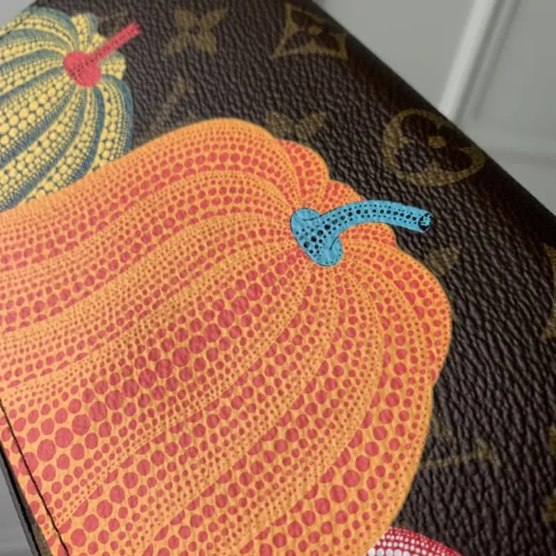 M82108 21x12x3cm High Quality Bags - Image 9