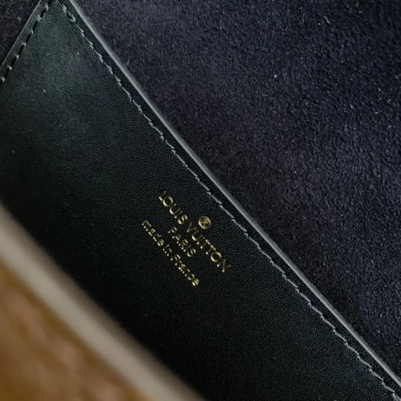 M46548 23.5x16.5x8cm High Quality Bags - Image 9