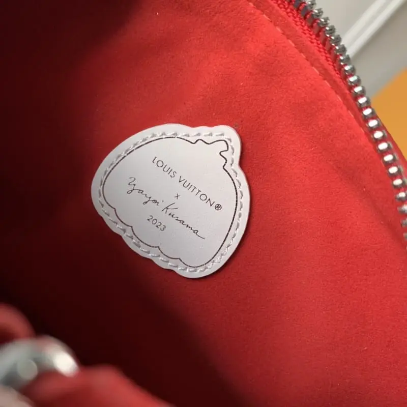 M46411 20.5x13.5x12cm High Quality Bags - Image 9