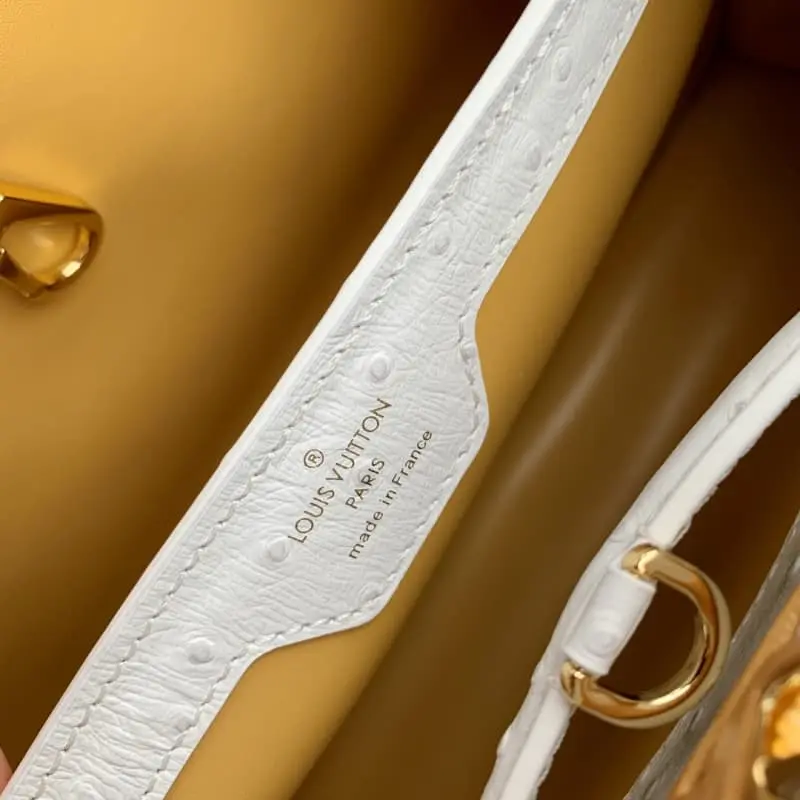 M93483 S3 31.5x20x11cm High Quality Bags - Image 9