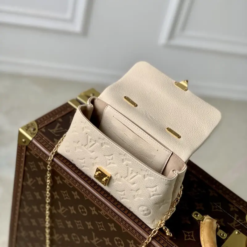 M12145 White 12.5x6x21cm High Quality Bags - Image 9