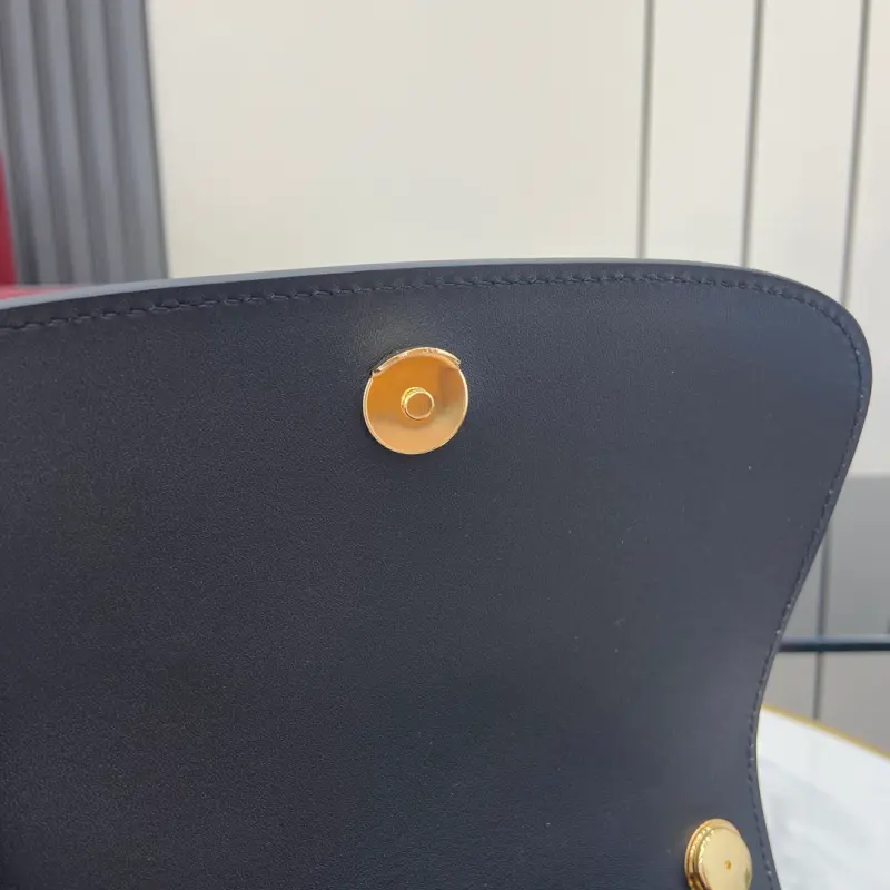 815700 CM 1 High-Quality Bags - Image 12