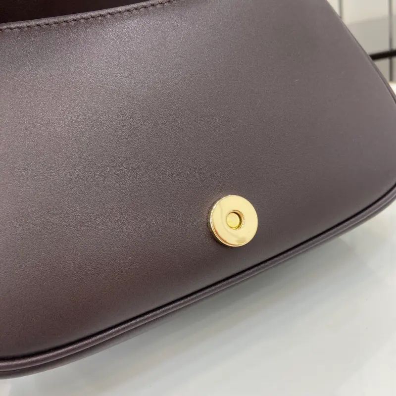 815700 CM 4 High-Quality Bags - Image 11