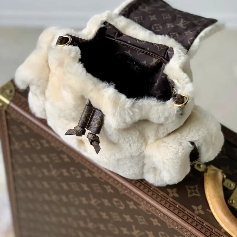 M11919 16.5x13x25cm High Quality Bags - Image 9