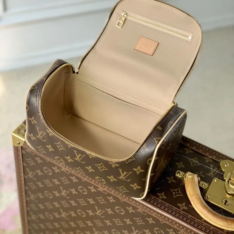 M11510 S1 26x14x12cm High Quality Bags - Image 9