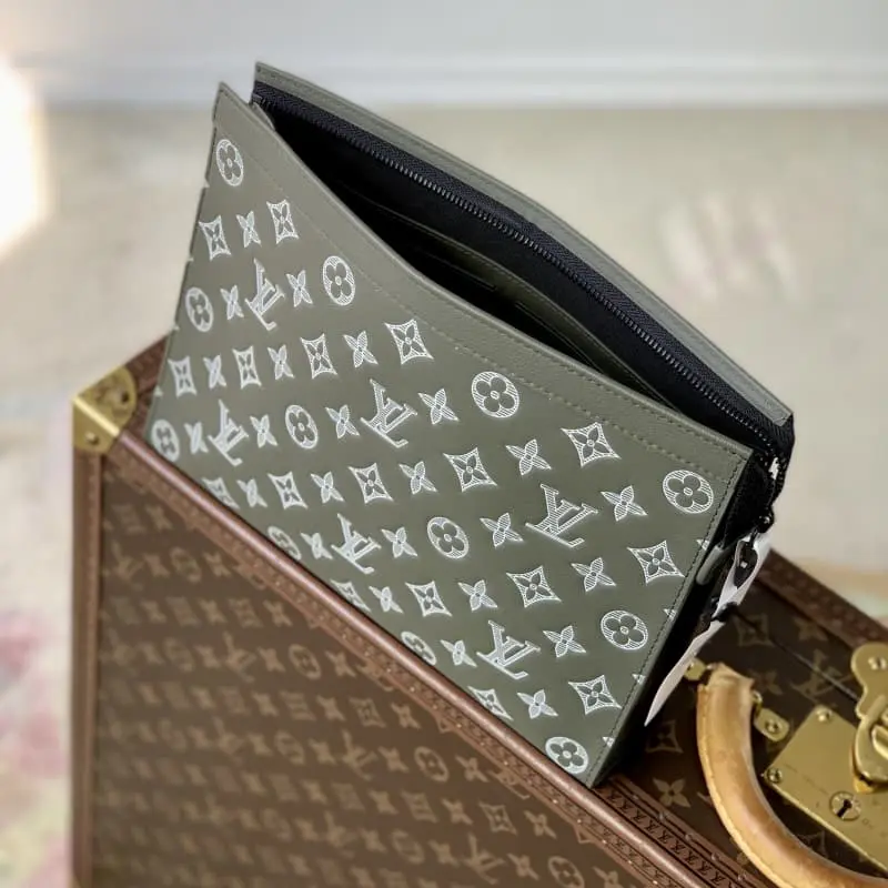 M61692 Elegant Green 26x20cm High Quality Bags - Image 9