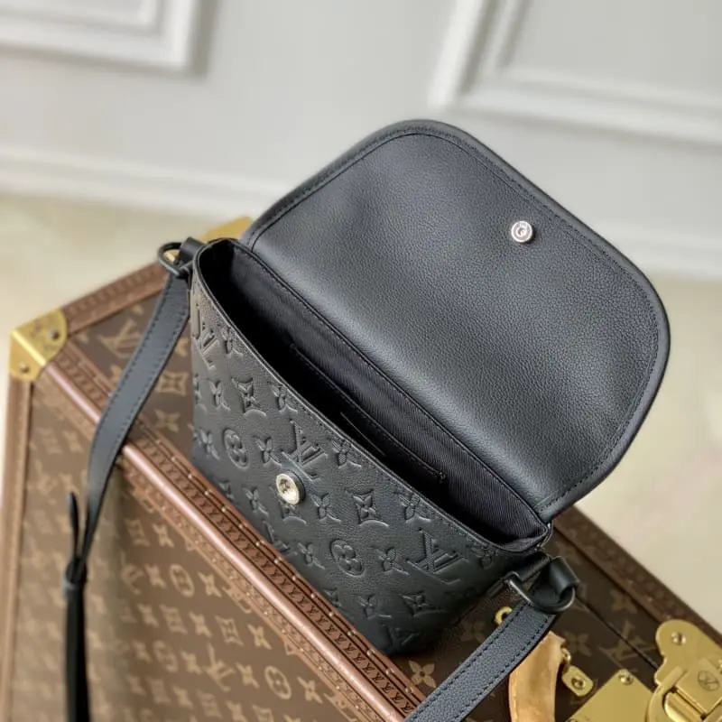 M12636 16x5x22.5cm High Quality Bags - Image 9