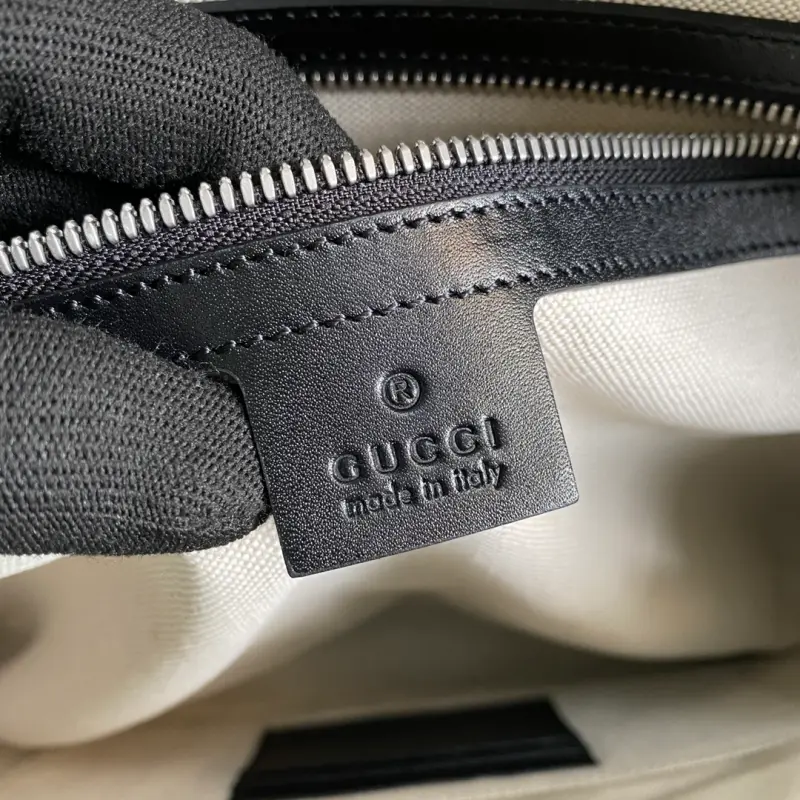 658573 CM 4 High-Quality Bags - Image 9