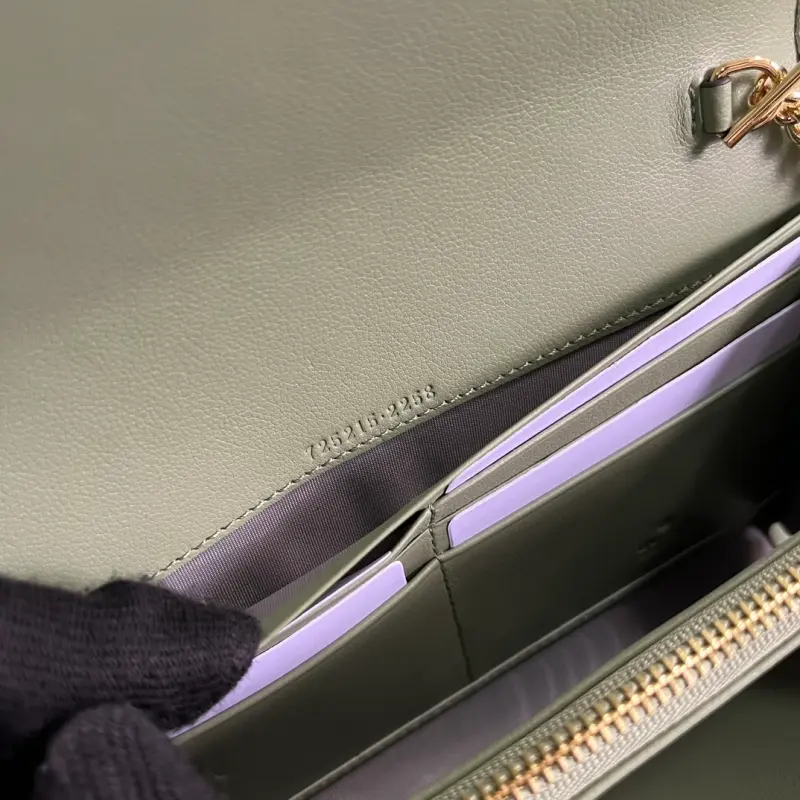 725215 CM 1 High-Quality Bags - Image 8