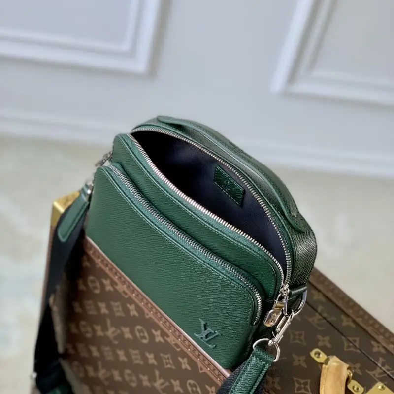M11657 Green 22.5x15.5x7.5cm High Quality Bags - Image 9