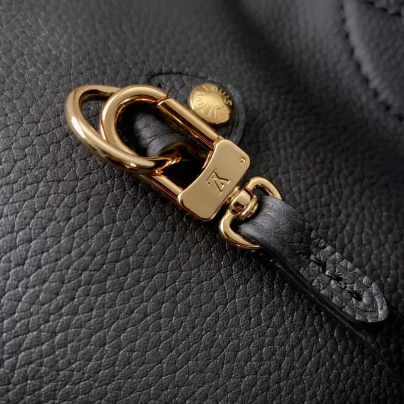 M11946 Black 28x14x31cm High Quality Bags - Image 15