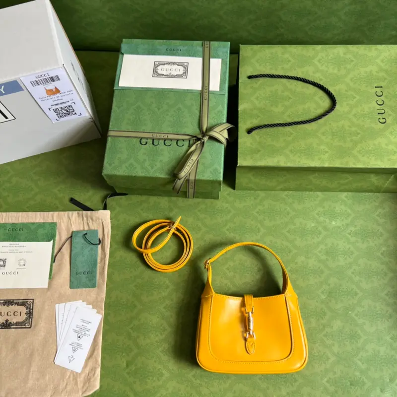 637091 CM 8 High-Quality Bags - Image 9