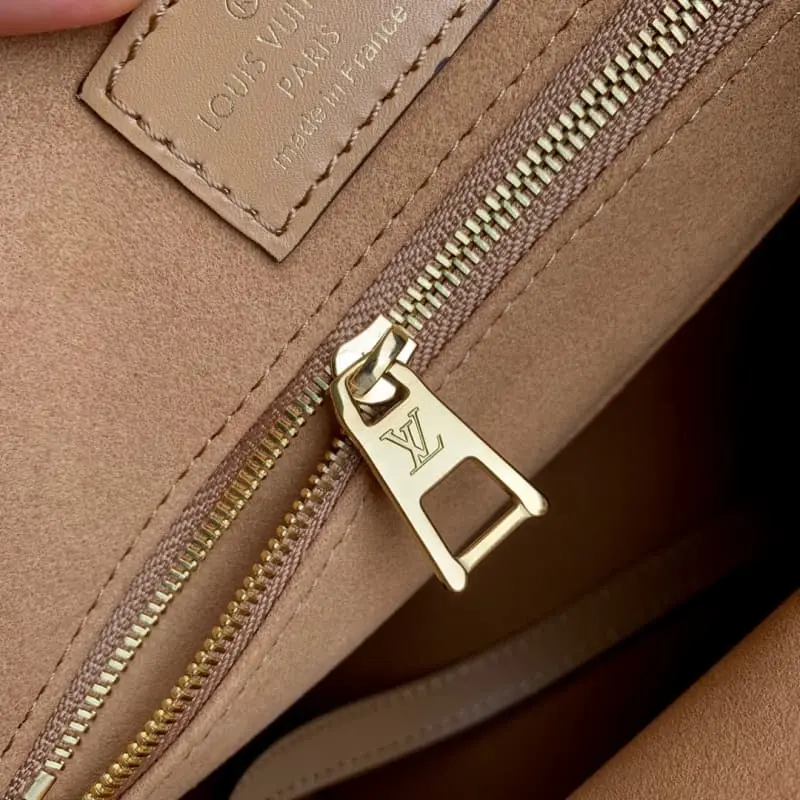 M45595 Light yellow silk screen 35x27x14cm High Quality Bags - Image 9