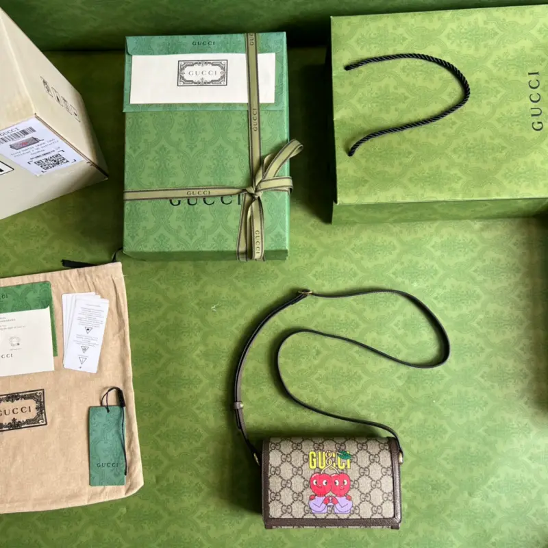 700733 CM 1 High-Quality Bags - Image 9