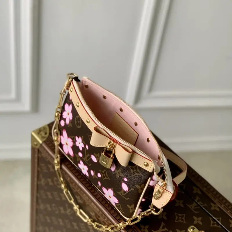 M13666 13x4x22cm High Quality Bags - Image 9