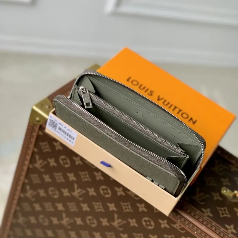 M80334 Green 21x2.5x10cm High Quality Bags - Image 9