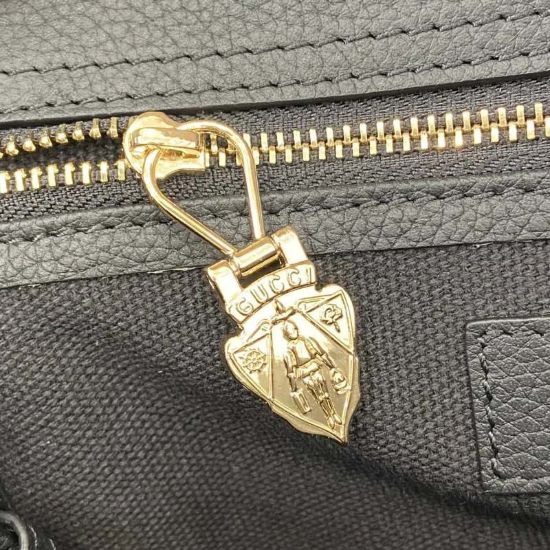 806205 CM 1 High-Quality Bags - Image 9