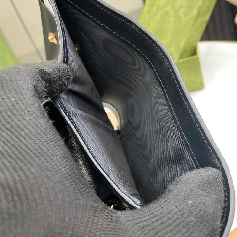 772793 CM 4 High-Quality Bags - Image 9