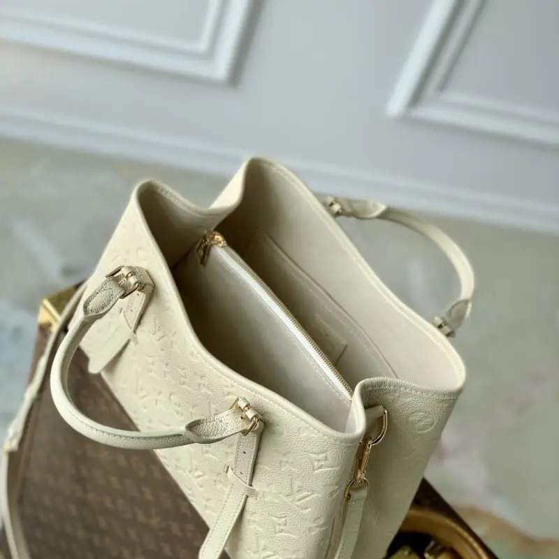 M47185 White Small 31x21.5x13cm High Quality Bags - Image 9
