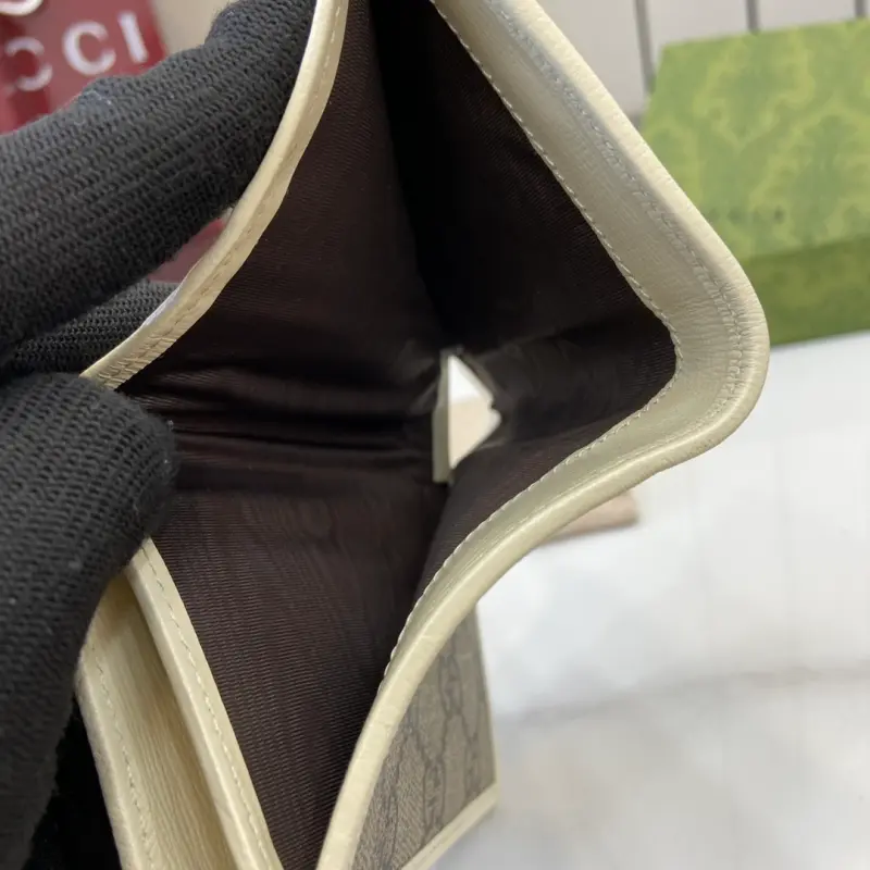 621887 CM 4 High-Quality Bags - Image 9