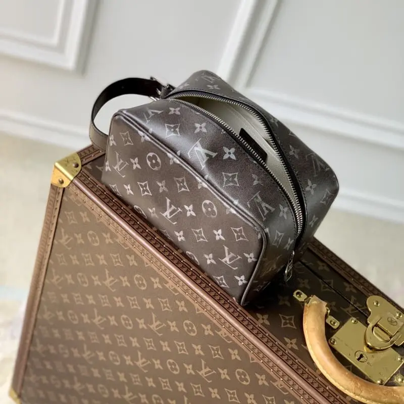 M11670 23x13x12cm High Quality Bags - Image 9