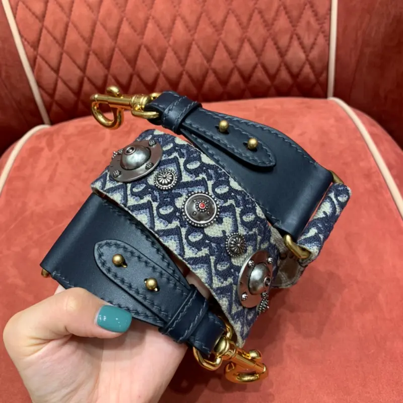 ML213 2 High Quality Bags - Image 8