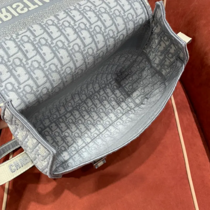 ML193 2 High Quality Bags - Image 9