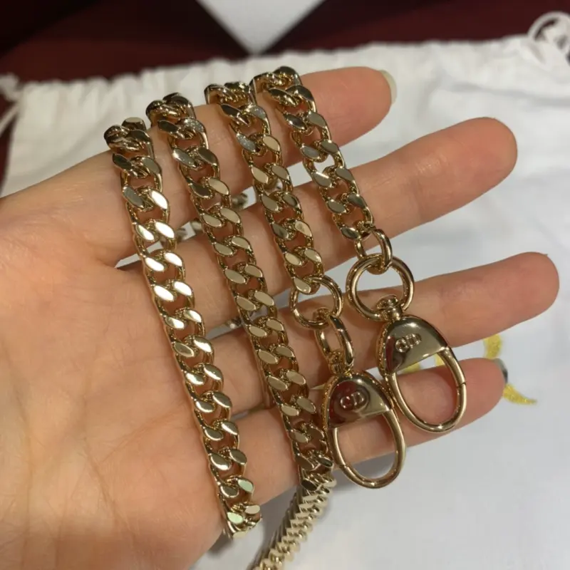 ML181 4 High Quality Bags - Image 9