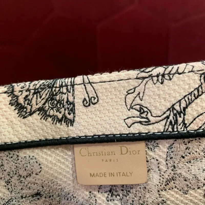 ML166 8 High Quality Bags - Image 8