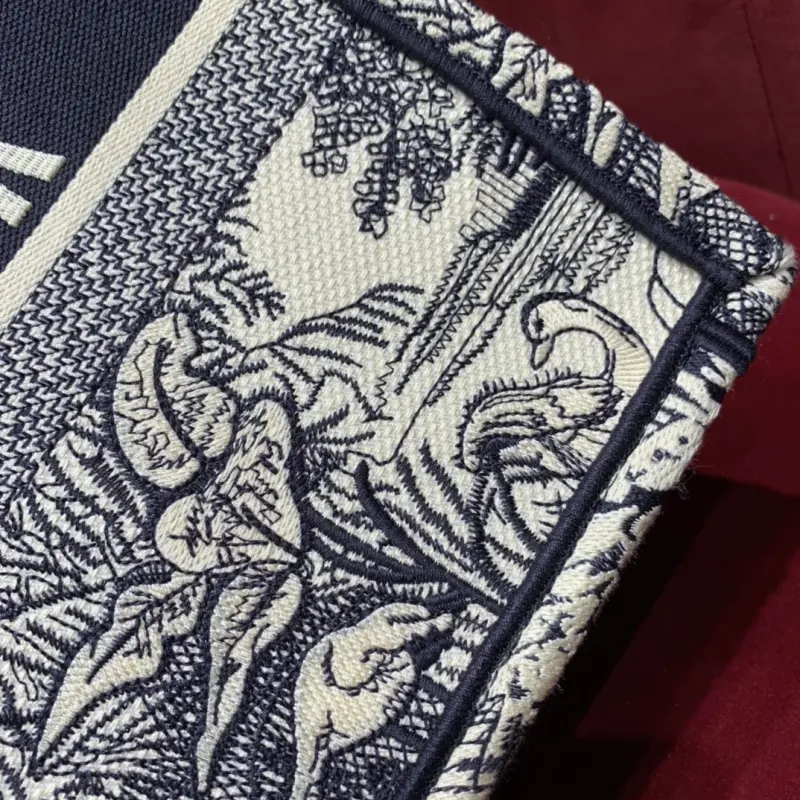 ML166 5 High Quality Bags - Image 9